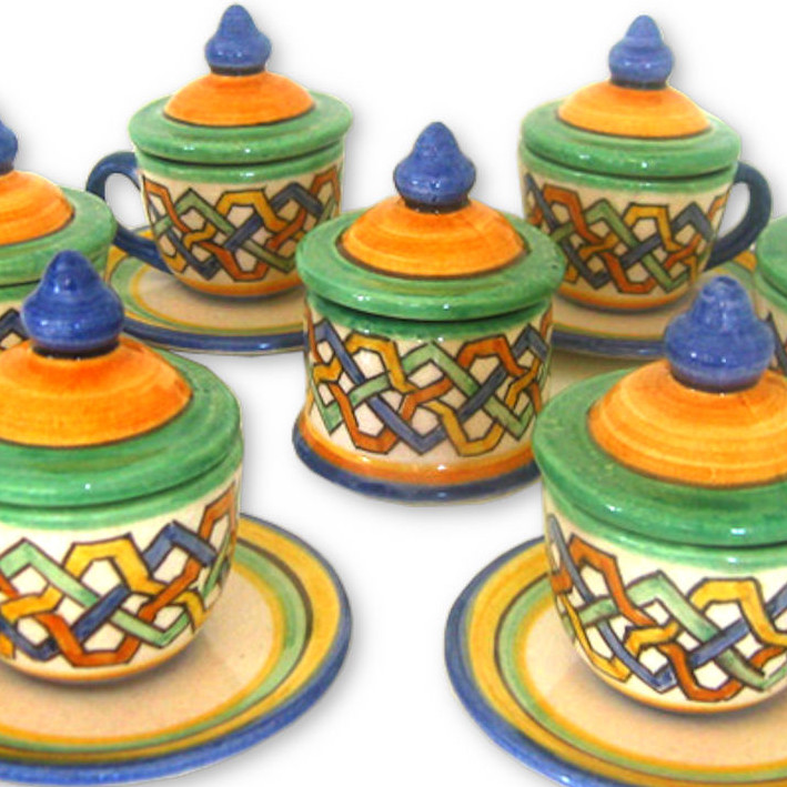 Tazas de café y azucarero de loza con tapadera estilo hispanomusulmán pintado a mano
